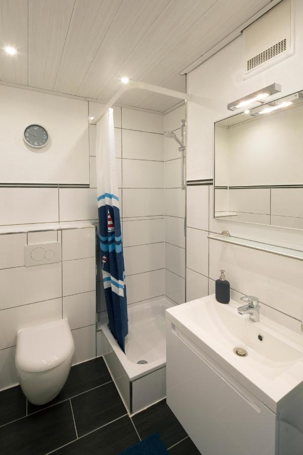 Exklusives Apartment Inklusive Netflix Und Parkplatz 卡尔斯鲁厄 外观 照片
